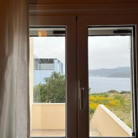 Ferienwohnung Perdika'S Nest, Family Friendly House By The Sea Exterior foto